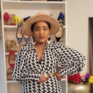 Meet your Posher, Lucy